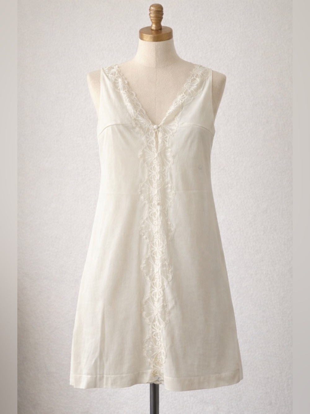 Vintage Emilio Pucci white lace slip nightgown button closure short length sizeS
